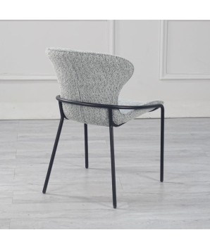 chaise NATALIA Tissu matelassé gris clair pieds métal retro chic 70s vue 3/4 dos