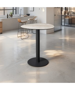 Mange debout NORA Light Stone dans salon