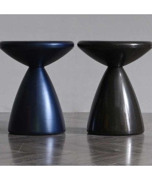 Coin canapé TAMTAM cône inversé design sculptural moderniste canon de fusil noir bleu